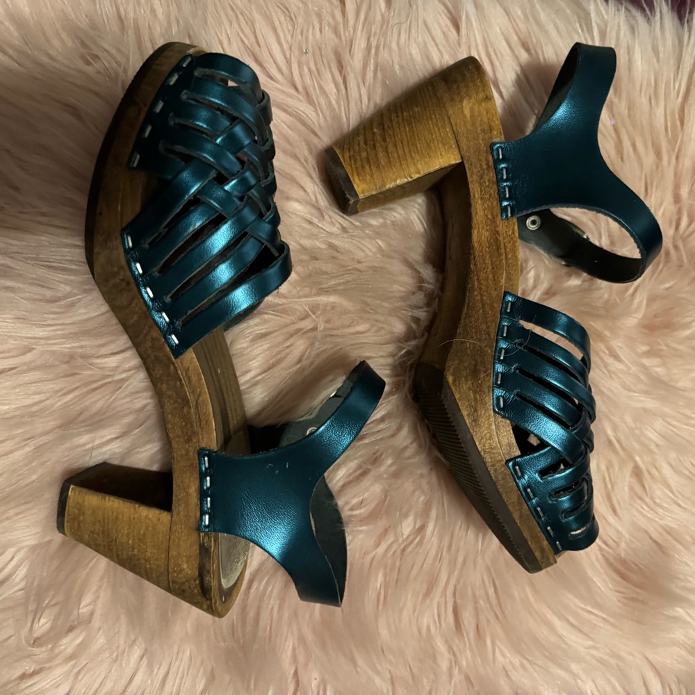 MAGUBA metallic teal leather sandals women’s 8.5